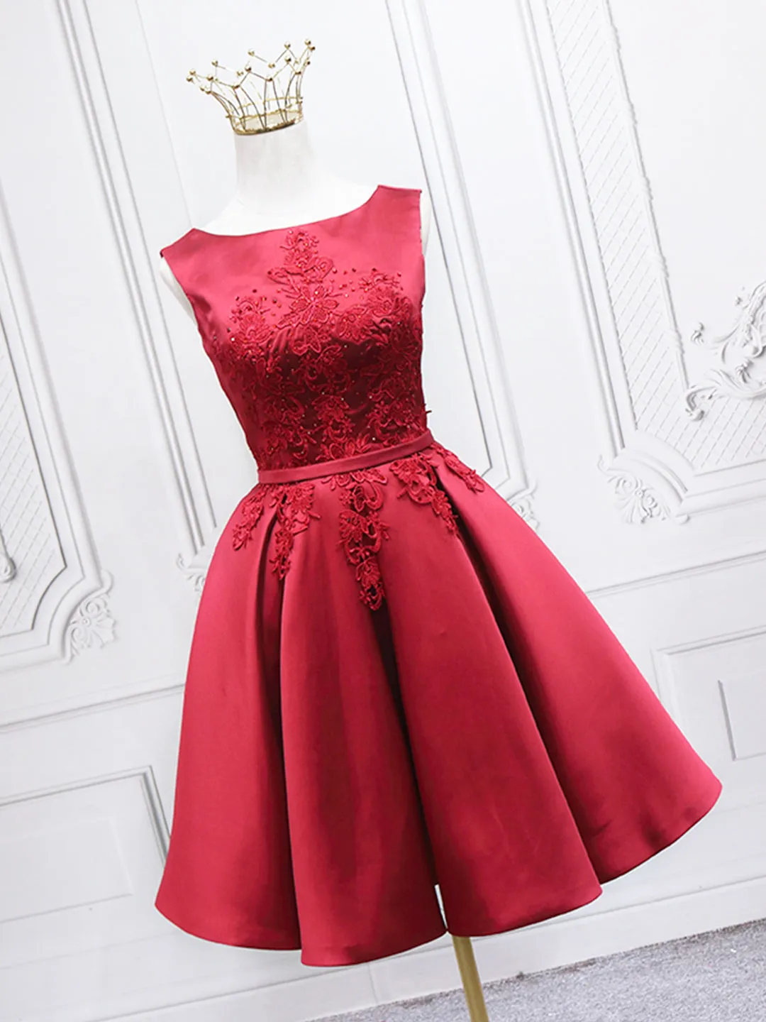 Burgundy Satin Lace Short Prom Dress A-Line Homecoming Dress