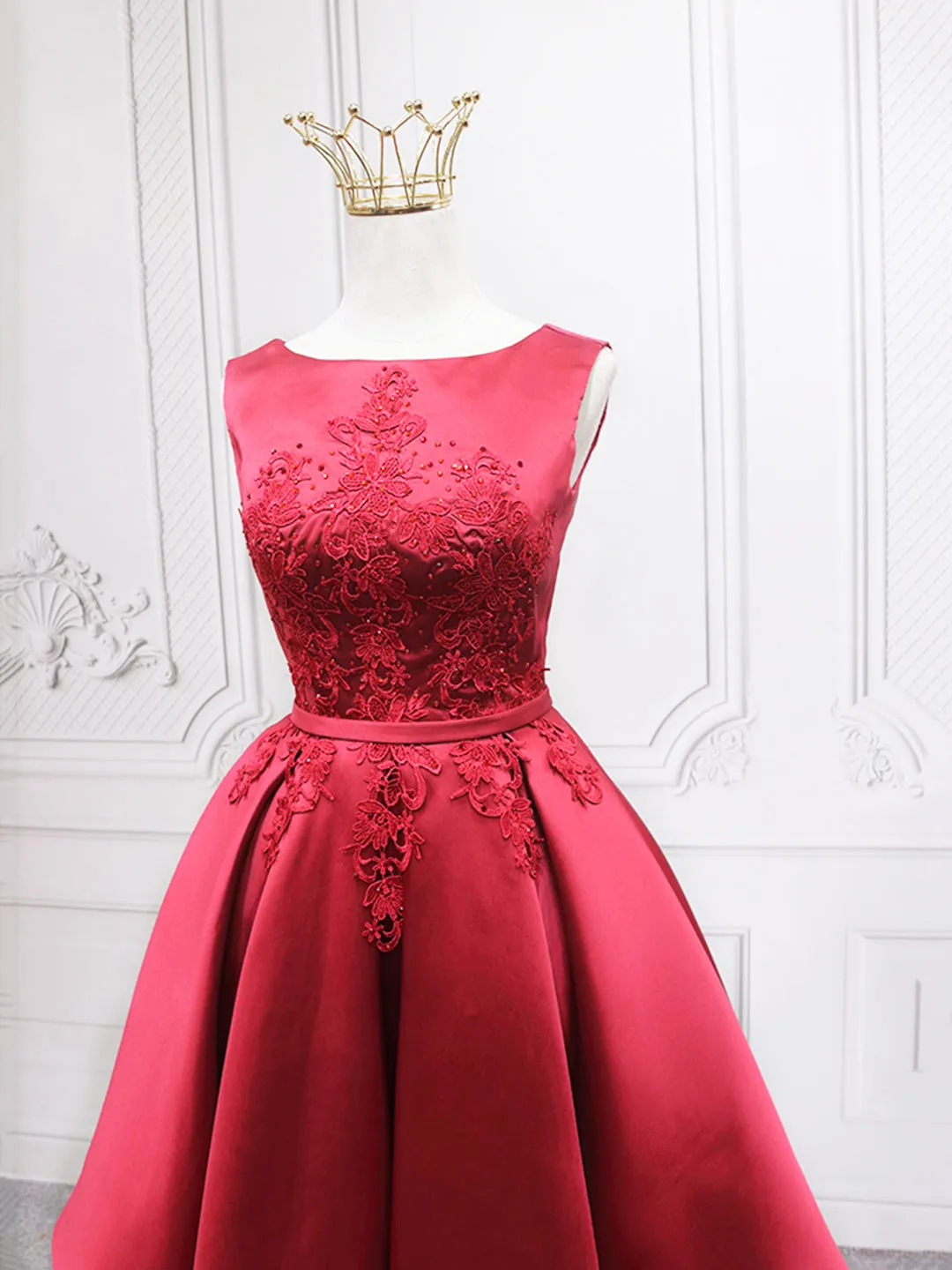 Burgundy Satin Lace Short Prom Dress A-Line Homecoming Dress