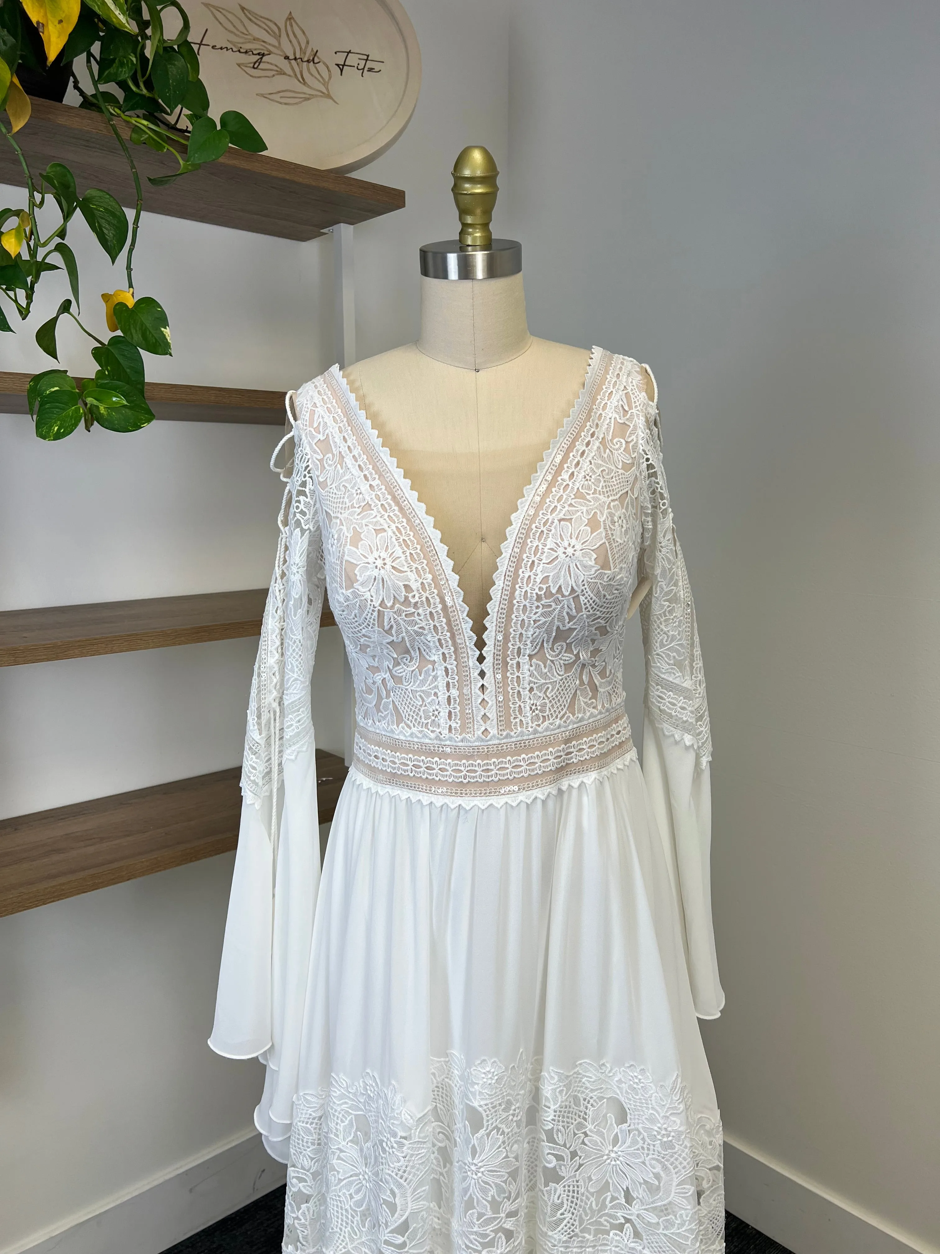 Herve Paris Adelynn 6