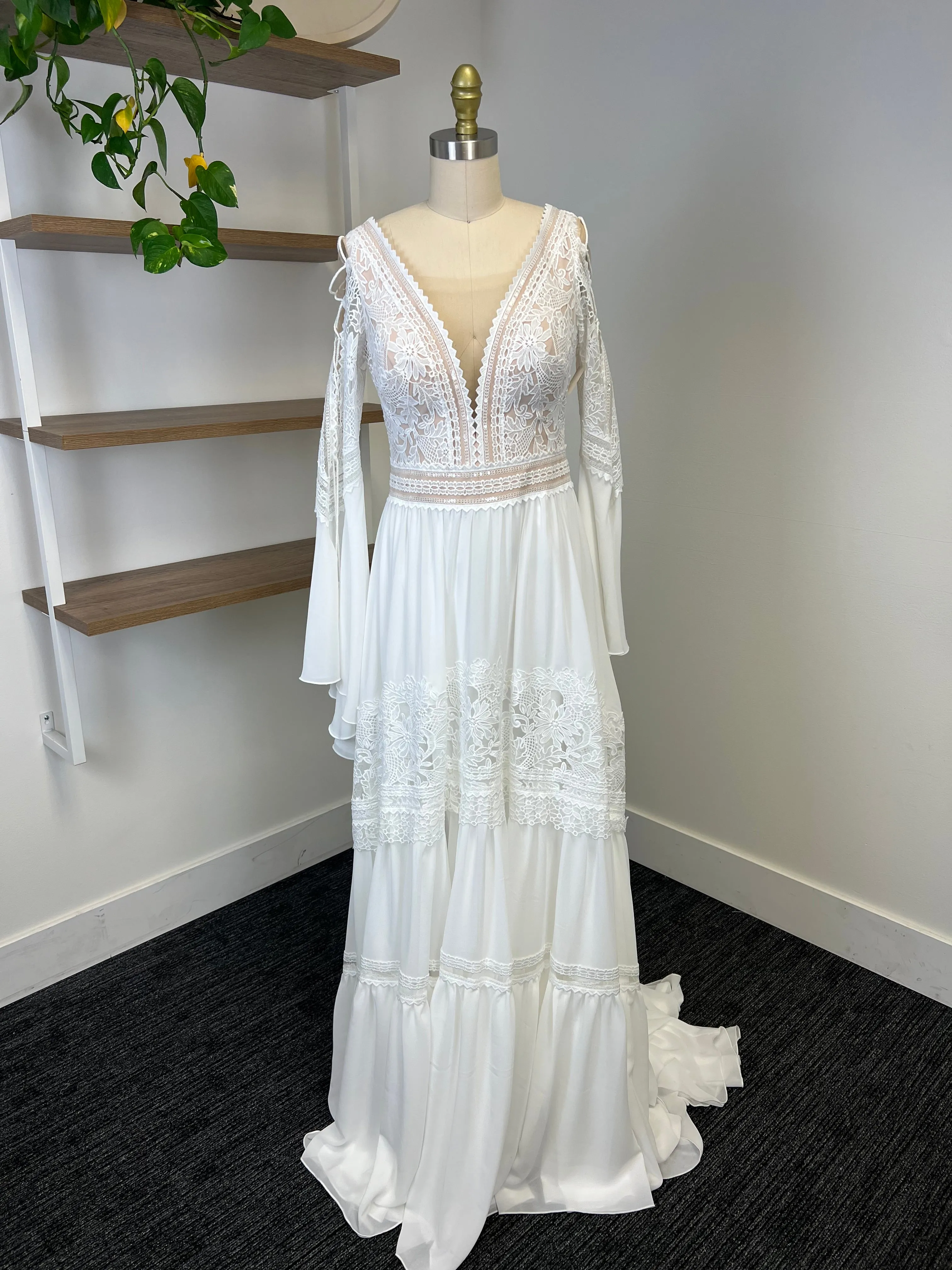 Herve Paris Adelynn 6