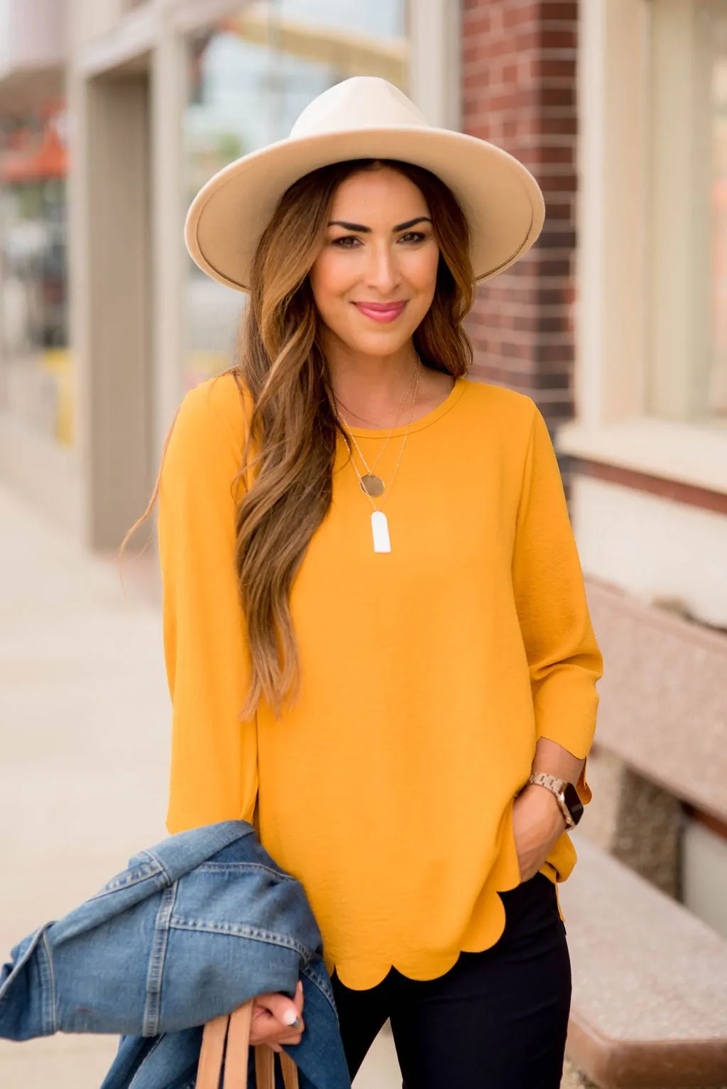 Lightweight Scalloped 3/4 Sleeve Blouse